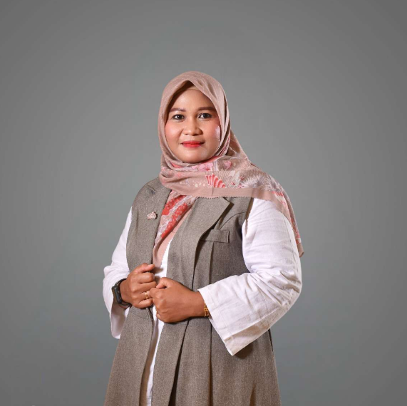 <h5>Jennyta Fitra, S.Ak.</h5>